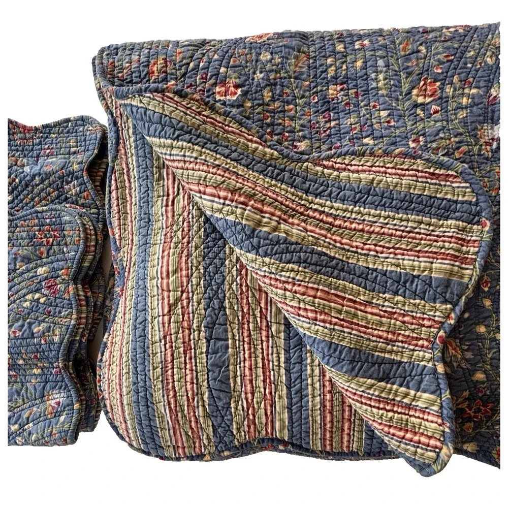 Williamsburg Blue Floral Wakefield Reversible Stripes Full/Queen Quilt + 2 Shams